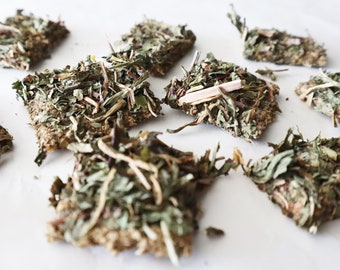 Dandelion/Chamomile  Nom Noms