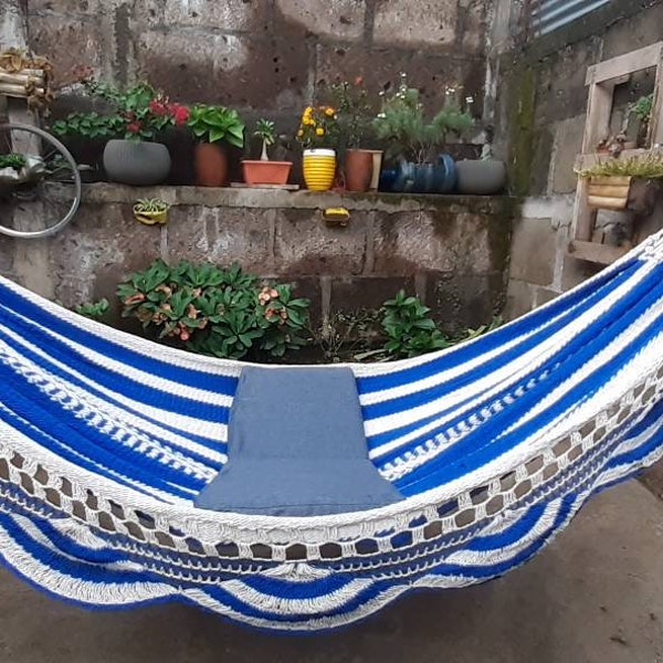 White and Blue Hammock, easy to transport, natural cotton, without wood.