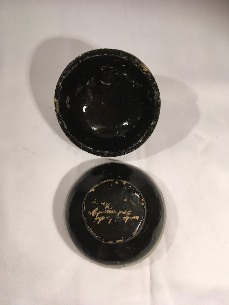 Green flower gold leaf round lidded trinket box