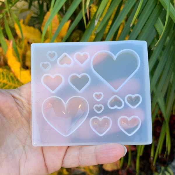 Heart Mold, Silicone Mold, Resin Casting Mold, Charm Mold, Epoxy mold, Resin Mold, Pressed Flower, Pressed Leaves, UV Resin, cabochon mold