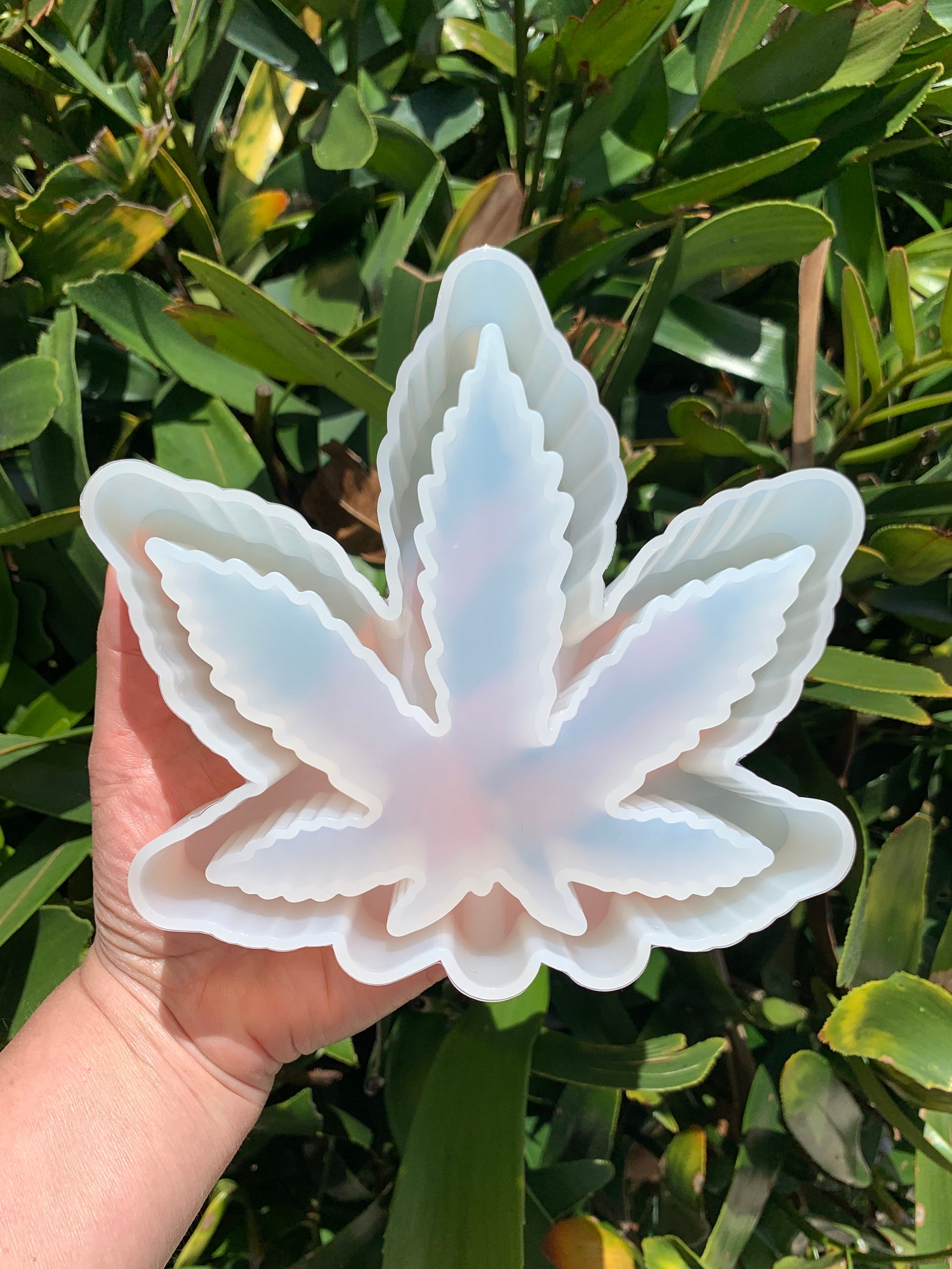 56 Pc Pot Leaf Mold Kit Ashtray Mold Marijuana Mold Resin Etsy