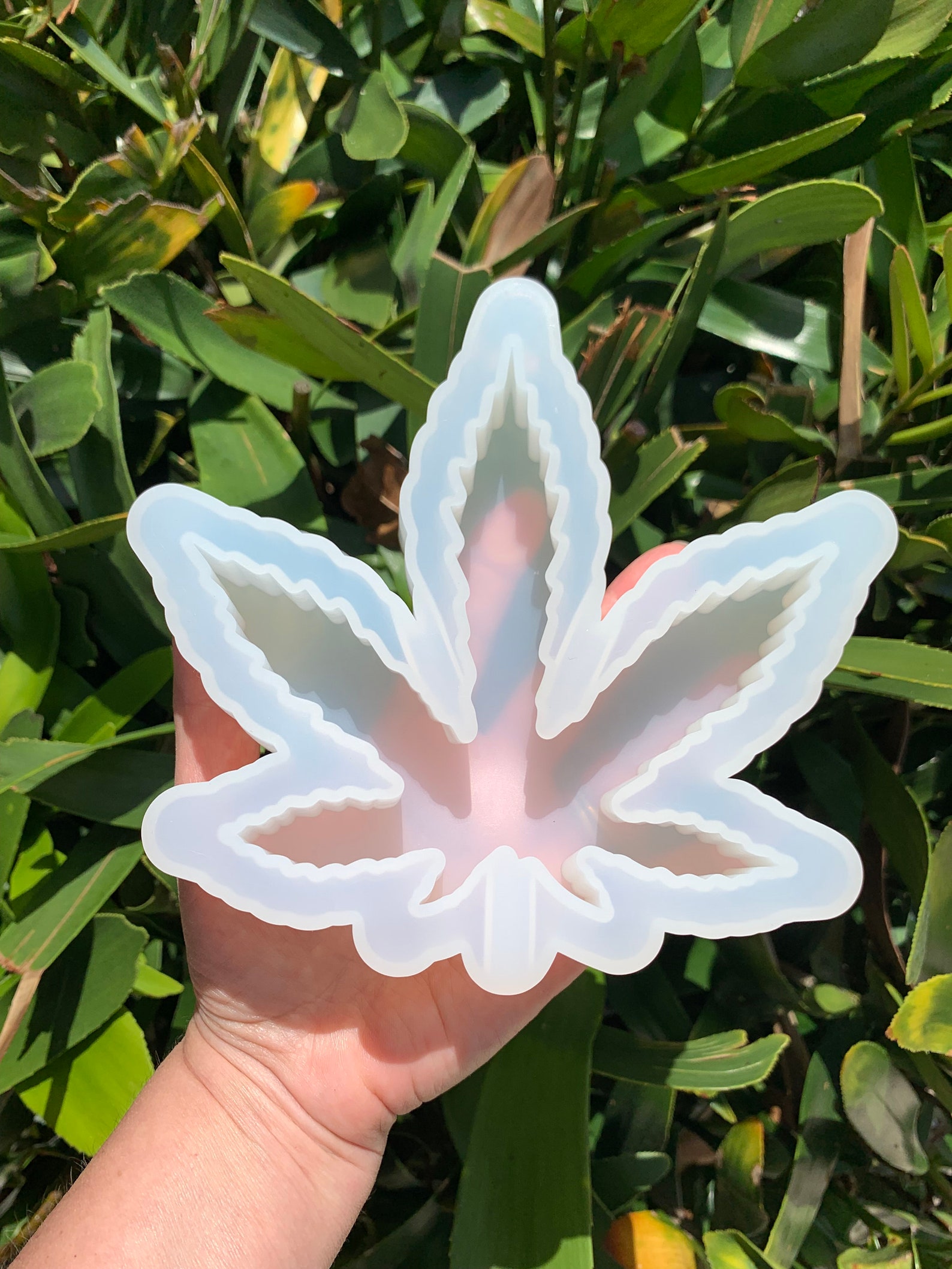 56 Pc Pot Leaf Mold Kit Ashtray Mold Marijuana Mold Resin Etsy