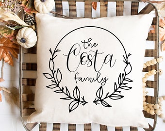 Almohada personalizada con nombre familiar, almohada de bienvenida, regalo de bienvenida, regalo de boda, nuevo propietario, regalo de compromiso, almohada de caligrafía personalizada