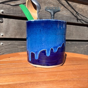 Keramische blauwe keukengereihouder