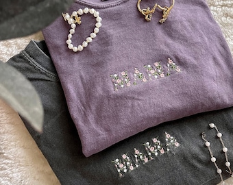 Camiseta con bordado floral para mamá, cómoda y acogedora, ideal como regalo para mamá, camisa bordada con flores para mujer, camisetas bordadas para mamá.