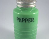 Authentic vintage Jeanette jadeite beehive ribbed pepper shaker Lot 116