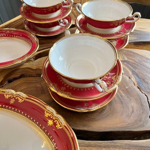 Spode Lancaster crimson 22k gold 12 serving dinnerware set.