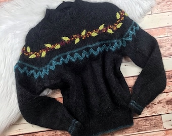 Klasyczny sweter z haftem moherowym z lat 80.