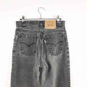 Vintage Levi es 950 schwarz Stein waschen verjüngten Bein hoch taillierte Jeans
