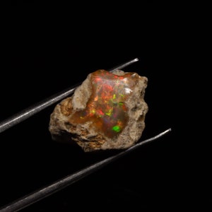 Natural Ethiopian Opal Rough Loose Gemstone 10.15 Ct Multi Welo Fire Ethiopian Opal Rough For Making Multi Jewelry Size 17X15X12MM L-301