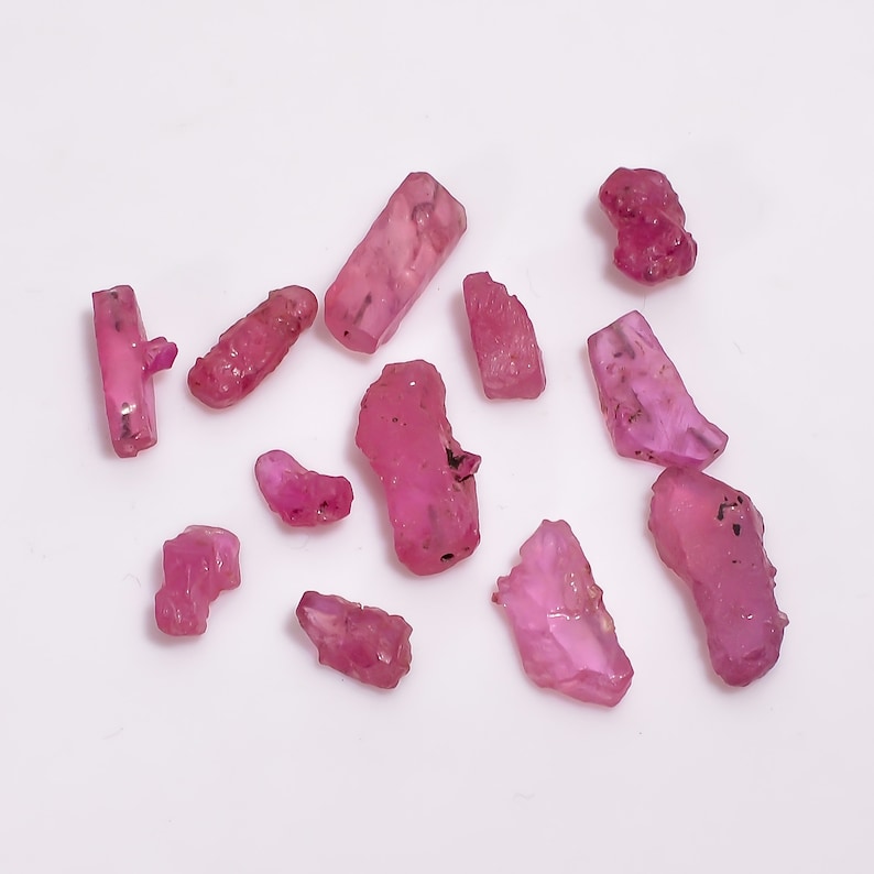 Glass Filled Ruby Rough Gemstone25 CaratAA Ruby Raw Loose GemstoneCrystal Ruby Stone12 PieceFor Jewelry MakingSize 9x5 To 16x7MM