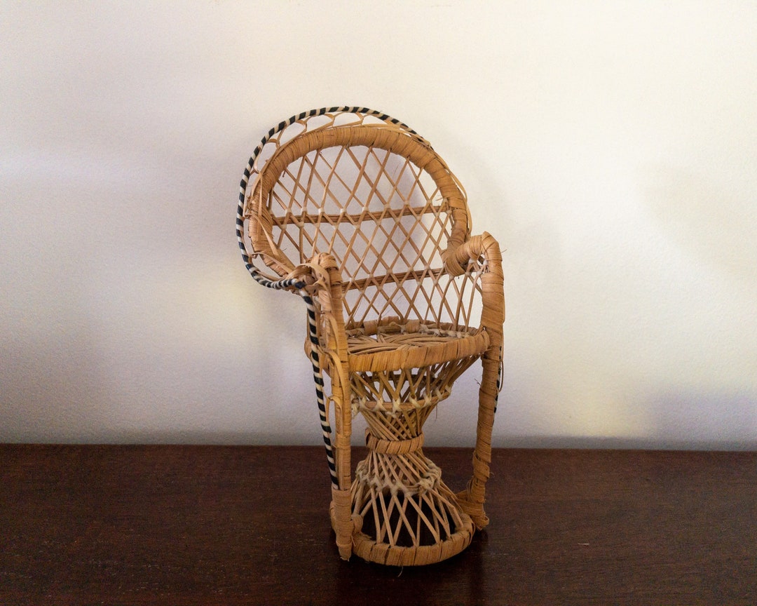 9 Tall Wicker Plant Stand Etsy