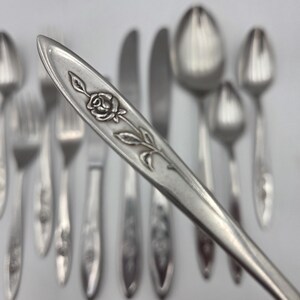 Oneida Cherbourg Stainless Steel Flatware - Glossy Finish, Silver, Adults, USA Made (Choose Your Pieces)