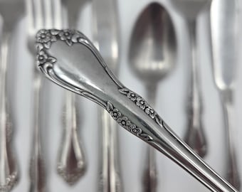 3 Oneida Community Silverplate Noblesse Dinner Knives 9.5