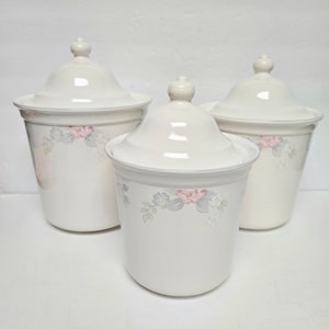 Vintage Pfaltzgraff Wyndham 3 pc. Canister Set - 3qt. 2.5 qt. and 2 qt. Beautiful condition!