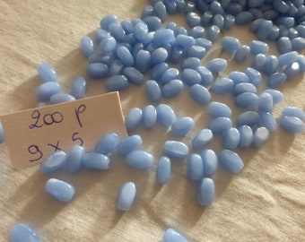 lot of 200 old blue glass beads