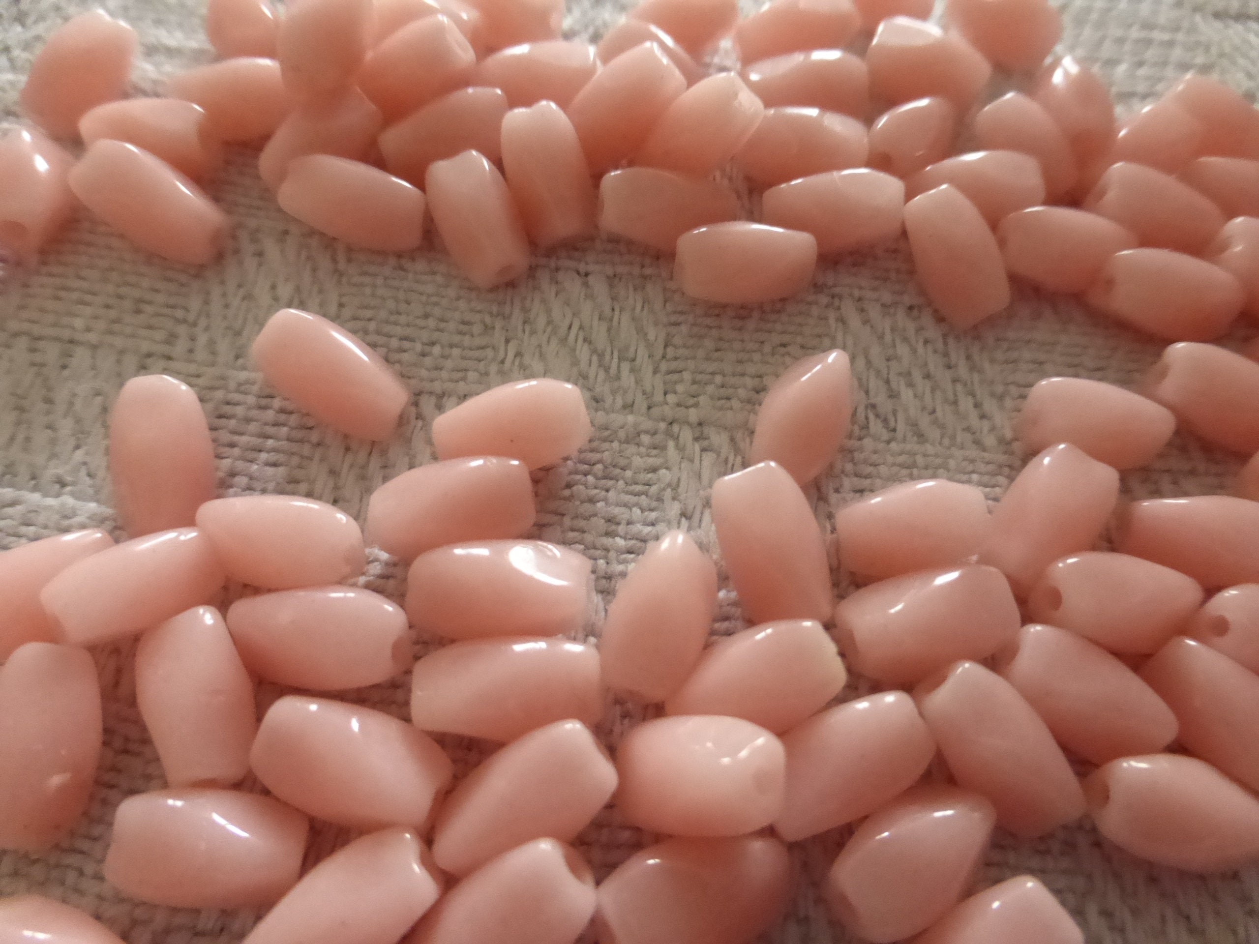 Lot De 300 Perles Anciennes Briare Rose - Forme Dent De Lait 7x4 Mm, Occasion (fond De Stock)