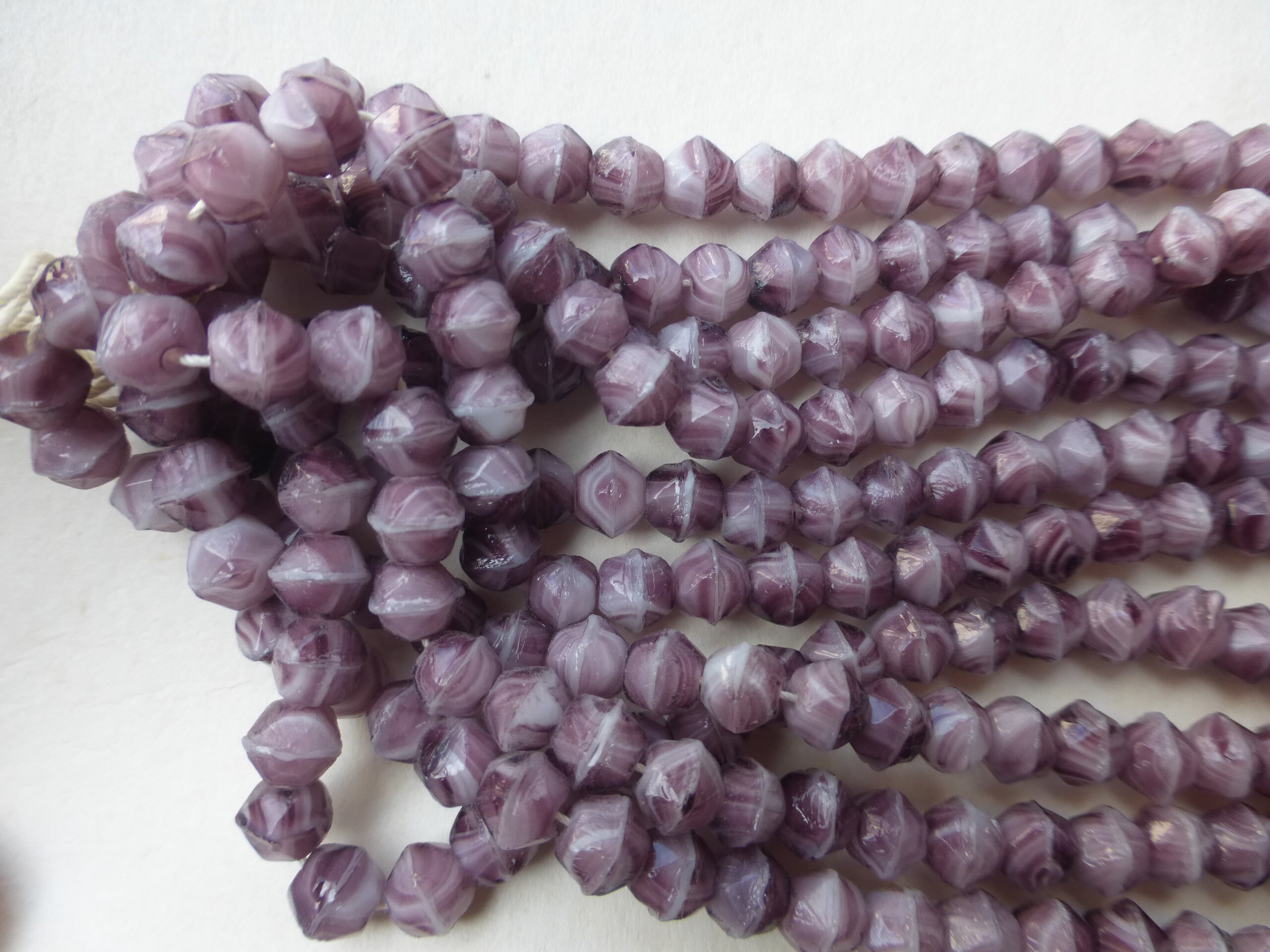 Lot De 600 Perles Anciennes En Pâte De Verre Facettées Marron Marbré - 5mm - Tchécoslovaquie Vintage