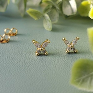 Butterfly cartilage earring- Butterfly Stud Earring - Dainty Stud Earring - Sterling Silver Stud Earring