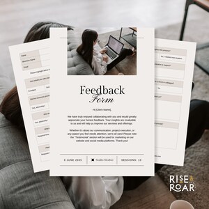 Könnte beinhalten: Ein Feedback-Formular mit dem Titel "Feedback Form" und dem Text "Hi [Client Name]"  Wir haben die Zusammenarbeit mit Ihnen sehr genossen und würden uns sehr über Ihr ehrliches Feedback freuen. Ihre Erkenntnisse sind für uns von unschätzbarem Wert und helfen uns, unsere Dienstleistungen und Angebote zu verbessern. Ob es um unsere Kommunikation, die Projektabwicklung oder einen Aspekt geht, der Ihrer Meinung nach Aufmerksamkeit erfordert, wir sind für Sie da! Bitte beachten Sie, dass der Abschnitt "Testimonial" für Marketingzwecke auf unserer Website und unseren Social-Media-Plattformen verwendet wird. Vielen Dank!" Das Formular enthält Fragen zur Erfahrung des Kunden, darunter, wie er den Service bewerten würde, ob die bereitgestellten Ressourcen hilfreich waren und ob er den Service einem Freund oder Kollegen empfehlen würde.