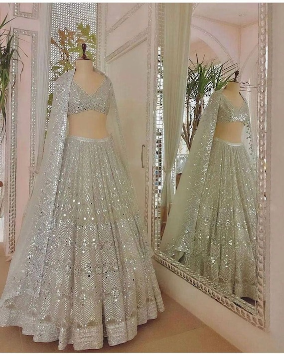 Beautiful Designer Gown On Soft Net Fabric at Best Price in Surat | Kala  Boutique Creation