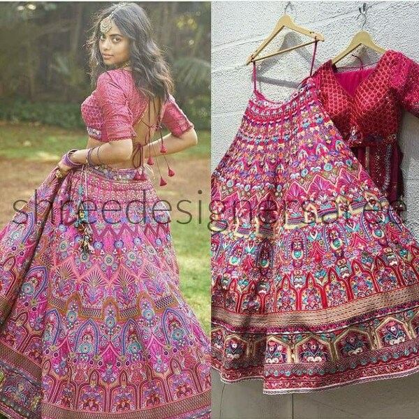 Rose Satin Soie Prêt à Porter Lehenga Choli Avec Travail De Broderie Et Doux Net Dupatta Avec Broderie Et Bordure En Dentelle Pour Les Femmes Porter