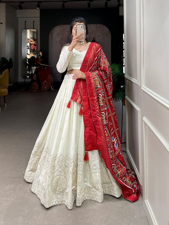 New design shop lehenga for marriage