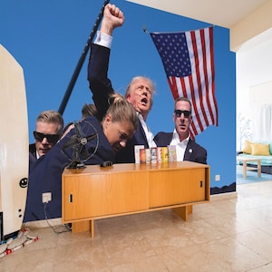Murale in vinile rimovibile del rally Trump / Stacca e attacca la carta da parati con motivo di lotta Trump / Stampa murale della vittoria di Trump - Stacca e attacca o non incollato
