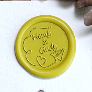Personalisierter Papierflieger Wachs siegel stempel mit Initialen, Personalisierter Hochzeit Wachs Siegel Stempel, Wachs Siegel Stempel Kit, Hochzeitseinladung Geschenk, Custom Stempel