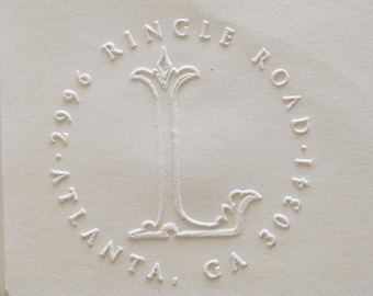 Monogramm-Adressstempel, personalisiertes Einweihungsgeschenk, Adressstempel, Umschläge Prägestempel, personalisierter Prägestempel