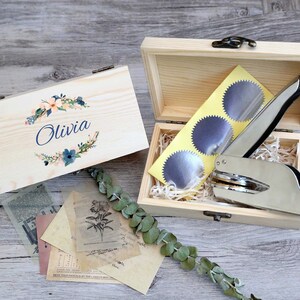 Caja de regalo de madera con grabado en relieve, grabador de libros personalizado, grabador de biblioteca personalizado, grabador de libros con diseño floral, kit de grabado personalizado, regalo para amantes de los libros.