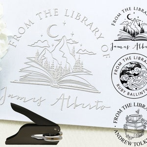Grabador de libros personalizado, sello de biblioteca personalizado/regalo para amantes de los libros, Grabador Form the Library, Grabador personalizado, Grabador Mountain Book
