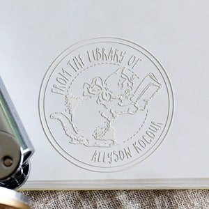 Embosseuse chat de bibliothèque personnalisée, embosseuse de livres de chat de lecture, embosseuse de sceaux personnalisée, embosseuse cadeau, embosseuse de scrapbooking, embosseuse d'enveloppes
