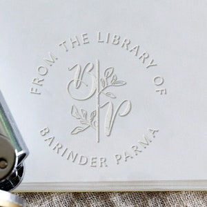 Gepersonaliseerde bibliotheekembosser met bladeren, aangepaste reliëfstempel, boekembosser, scrapbookingateliers, handbediende embosser, embossercadeauset