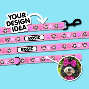 Op de afbeelding: Roze hondenriem met een herhalend patroon van panda gezichten en rozen. De riem heeft een zwarte sluiting en een naamlabel met de naam "Rosie". De afbeelding bevat ook een close-up van een hond met een bijpassende strik.