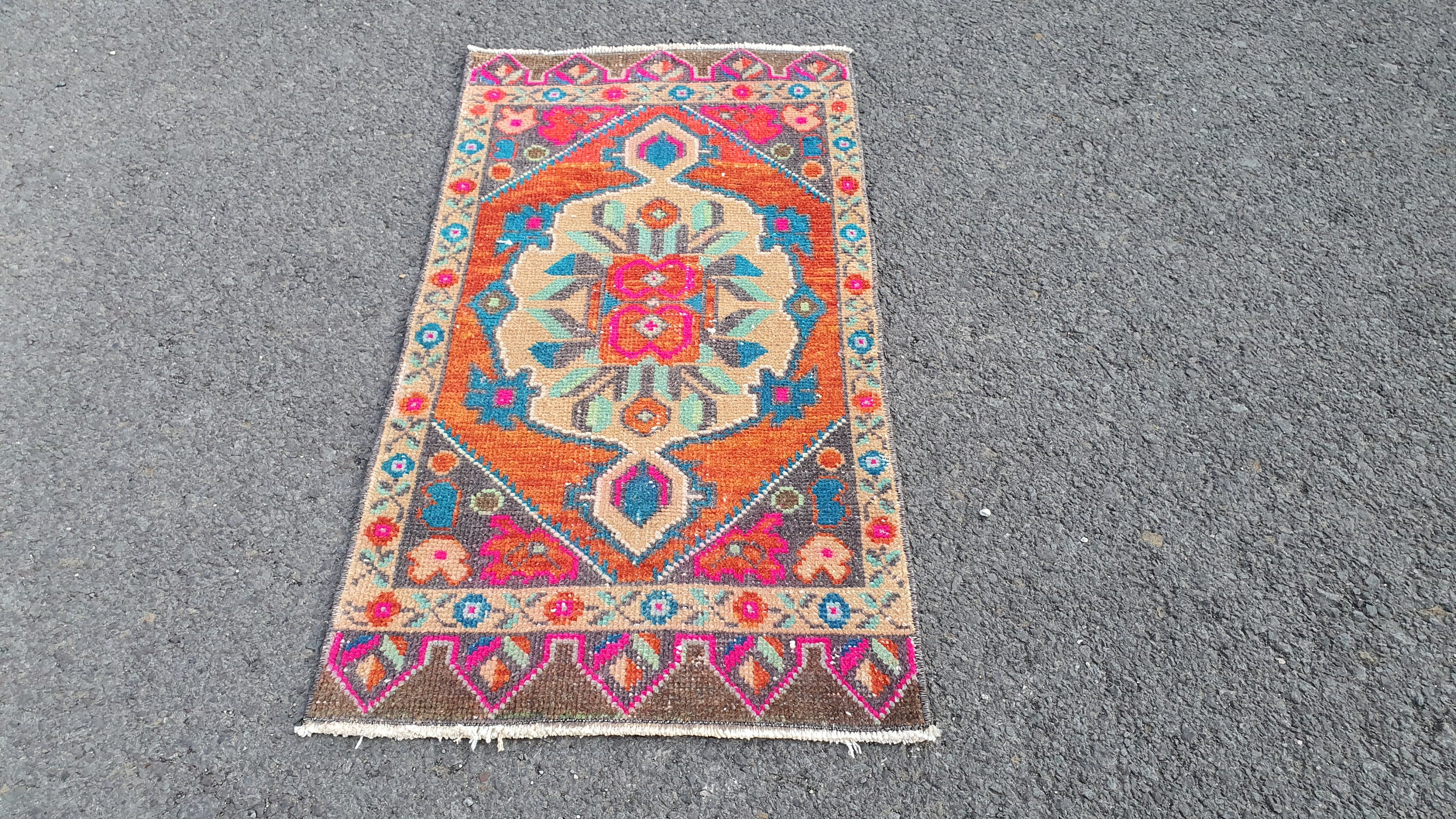 Bath mat colorfull rug, Welcome Rug, Oushak small Rug, Small carpet, door mat Rug, entry way Rug,pink mat , 1'5'' feet x 2'9'' feet