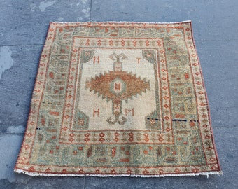 Sguare small Rug,car cushion,Oushak Kilim, Vintage Rug, Door mat rug, oriental rug, turkish mat, gift, decor kilim rug, 1&#39;6 feet x 1&#39;6 feet