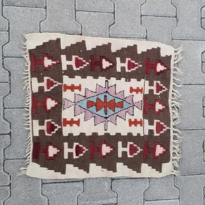 2x2 wool mat killim,2x2 vehicle cushion,2x2 coushion kilim,2x2 sink mat,2x2 bath mat 2x2 sguare mat,2x2 Turkish kilim,2x2 entry mat,2x2 mat
