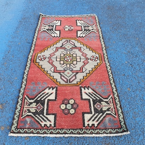 Small red mat, bedroom red mat, Oushak Rug, Turkish Rug, Vintage Rug,red mat, door mat Rug, entry way Rug,bath math rug, 1&#39;6&#39;&#39; ft x 3&#39;1&#39;&#39; ft
