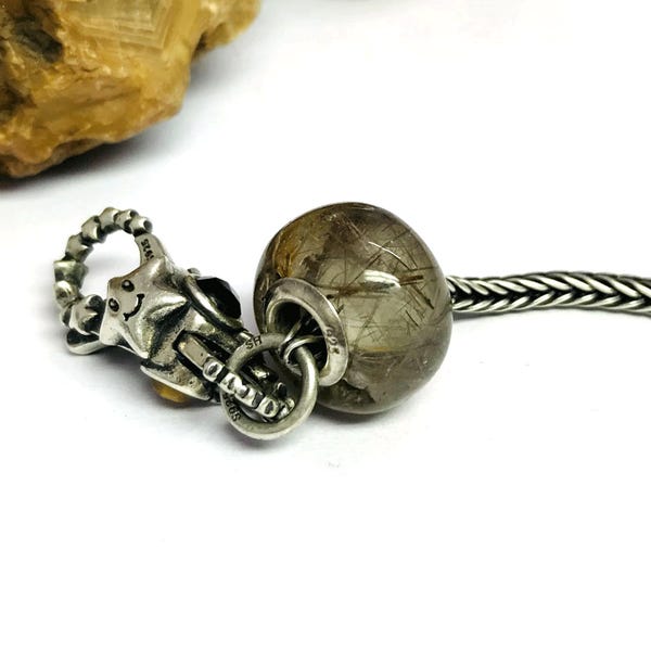 Regalo della natura all'interno di perline lisce in pietra preziosa rutilo cacoxenite adatte a Trollbeads, Pandora, Ohm e tutti i tipi di braccialetti