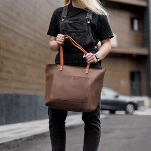 Leren boodschappentas - gepersonaliseerde dameshandtas - MacBook-handtas - cadeau voor vrouwen - draagtas op maat - cadeau voor valentijn