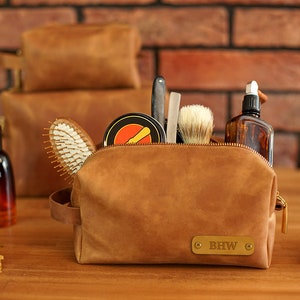 Personalized Toiletry Bag for Men, Leather Travel Bag, Dopp Kit for Him, Custom Leather Pouch, Unisex Wash Organizer, Gift for Him, Dad Gift