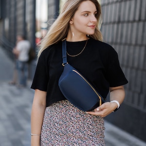 Riñonera de cuero personalizada, riñonera de mujer con correa para bolso, bolso para cadáveres grande, bolso de mujer, riñonera de mujer, bolso monograma