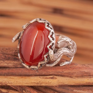 Handmade Red Agate Ring: Vintage Sterling Silver Woman&#39;s Jewelry