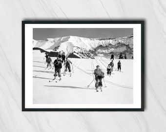 Skieurs, Cours de ski, Alpes, France, Photographie noir et blanc, Art mural, Photo vintage, Montagne, Ski, Tirage gélatine argentique