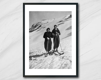 Vintage Black & White Photography Of Skier Women Friends 1920 Mountain In The Alpes Mat Gelatin silver print