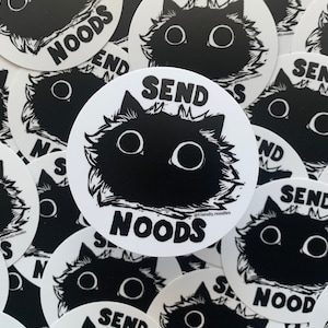 Pegatina "ENVÍA NOODS", pegatina de vinilo de 3 x 3 pulgadas, fideos amigables, gato de fideos, amante de los gatos, gato esponjoso, arte de Rebecca Salinas, fideos, me encantan los gatos