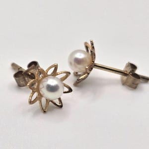 9ct Yellow Gold Stud Earrings White Pearls Stones Hallmarked Preloved