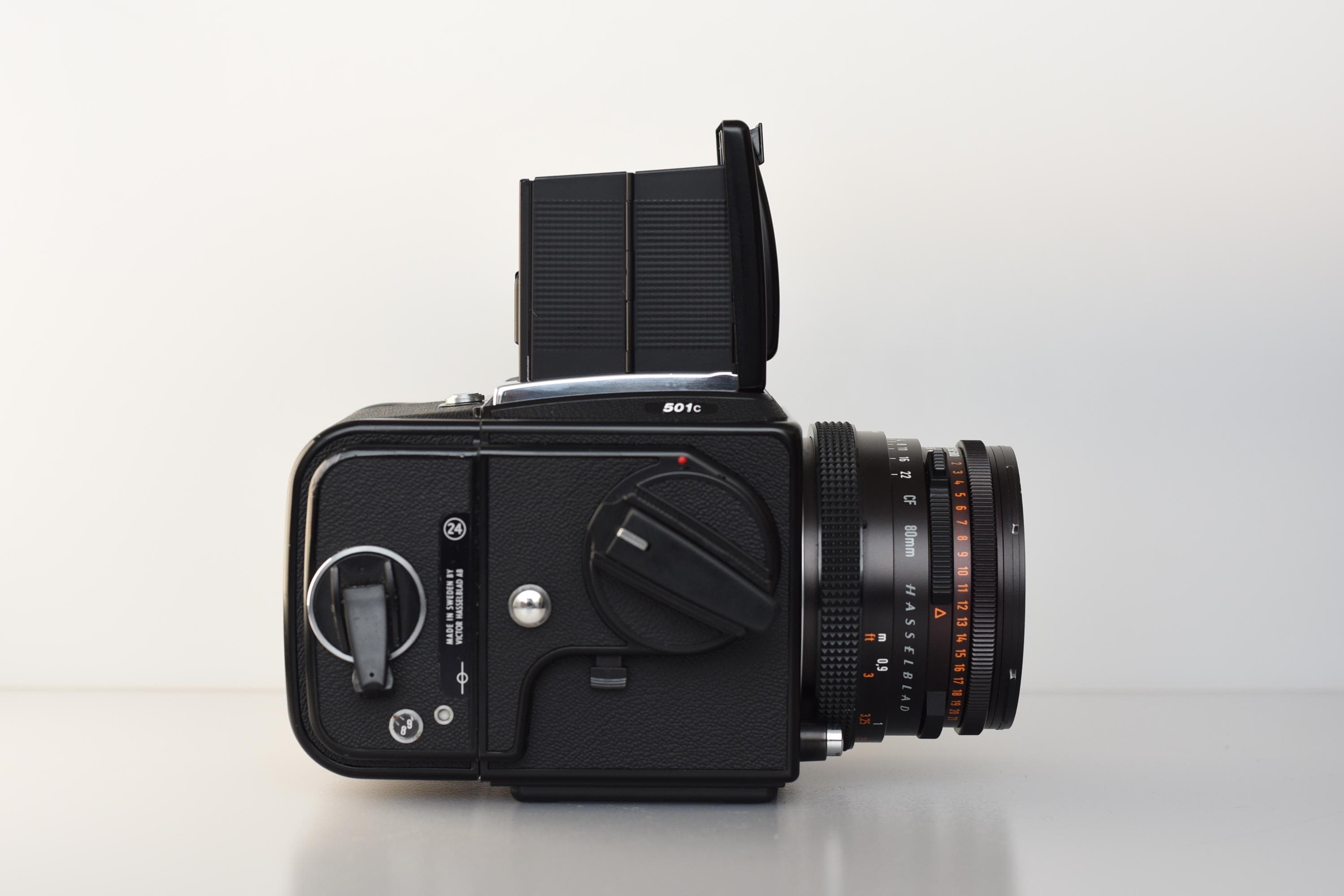 Hasselblad 501 C Medium Format Camera + Carl Zeiss Planar 80mm 2.8