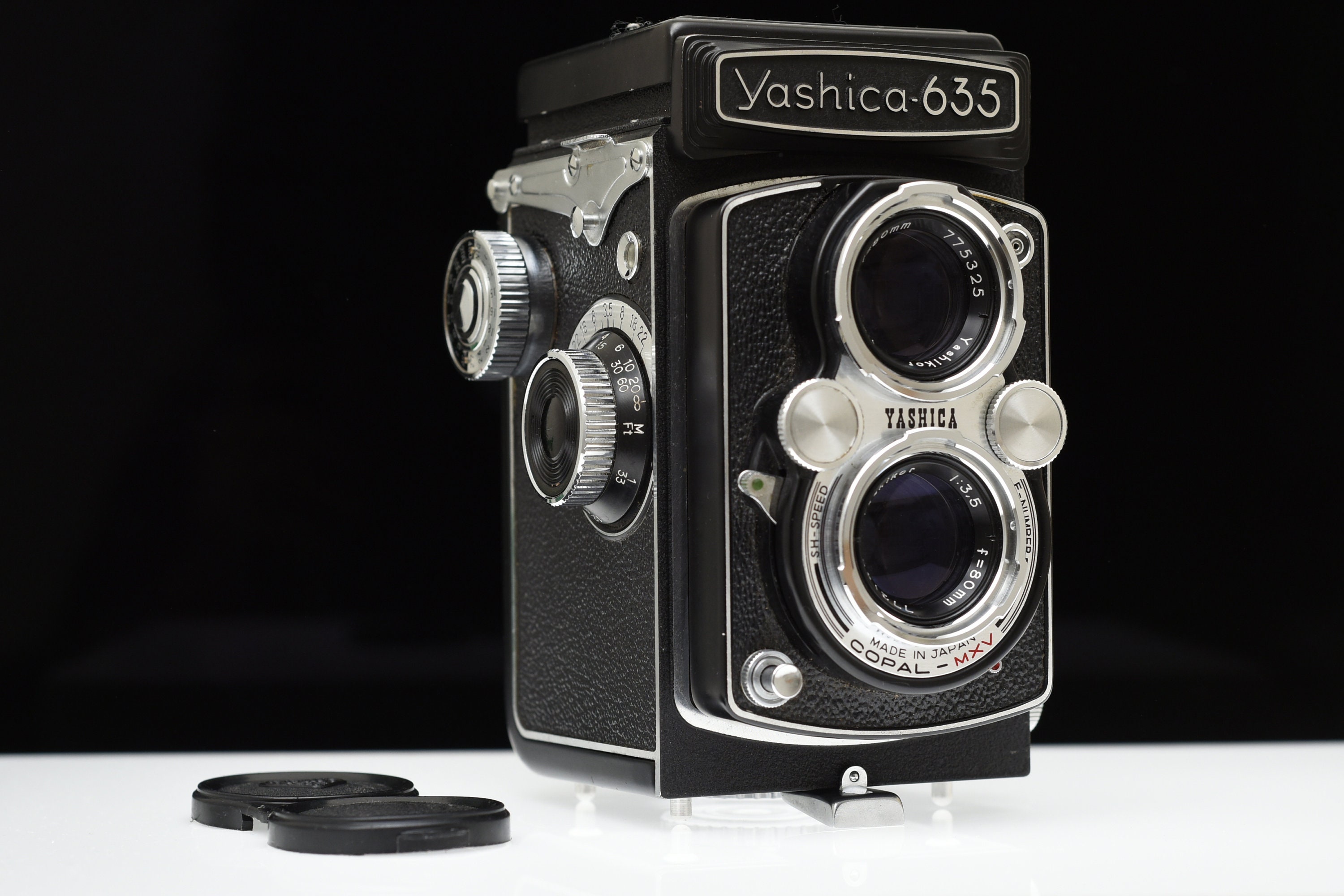 Yashica 635 TLR Medium Format Camera, 35mm Adapter Kit Excellent